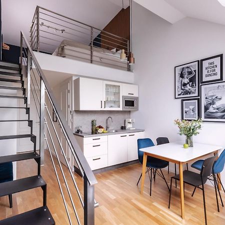Turnkey I Charles Square Apartments Прага Экстерьер фото